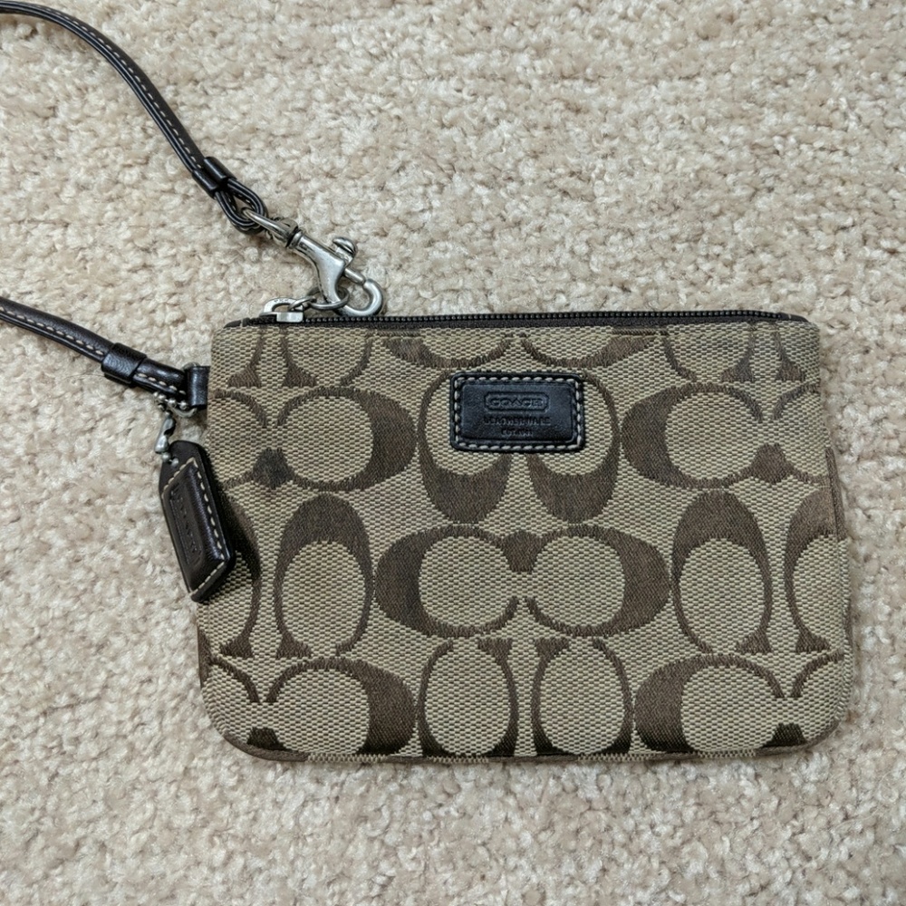 Coach signature print brown wristlet